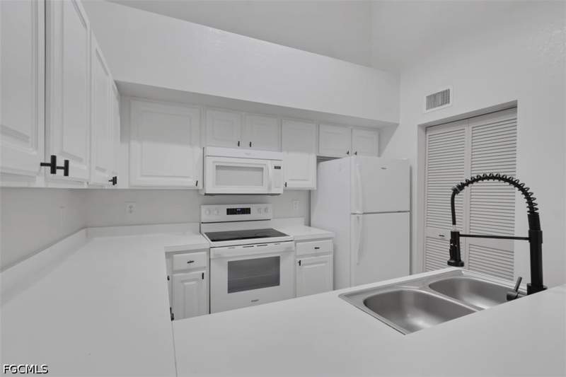 3 bedroom Condominium at 4113 Residence Dr 217, The Residence, Fort Myers — photo 5