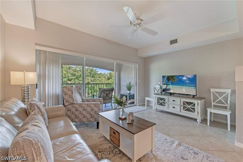2 bedroom Condominium at 992 Woodshire Ln D309, Fairways At Emerald Greens, Naples — photo 4