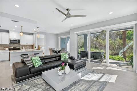 2554 Seychelles Dr 904, Naples FL - photo 9 of 37