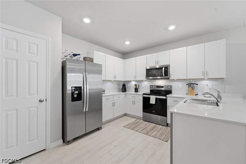 2 bedroom Attached at 20175 Camino Torcido Loop, Magnolia Landing, North Fort Myers — photo 3