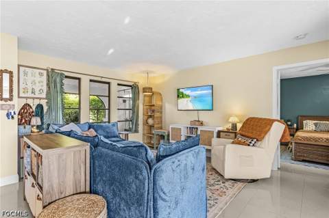 184 Karlow Ave, Lehigh Acres FL - photo 6 of 38
