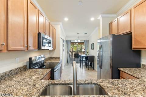 13671 Julias Way 1221, Fort Myers FL - photo 7 of 23