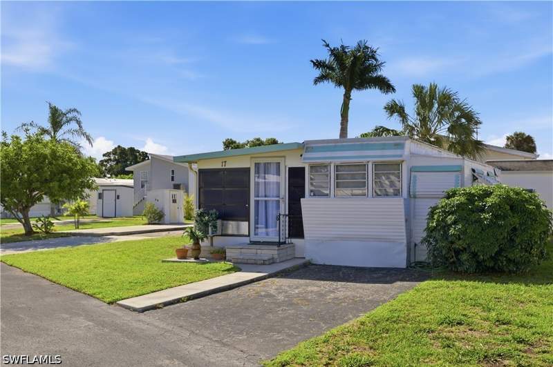 2 bedroom ManufacturedHome at 17 Jade Dr 17J, Enchanting Shores, Naples — photo 2