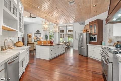 2388 Wulfert Rd, Sanibel FL - photo 22 of 69