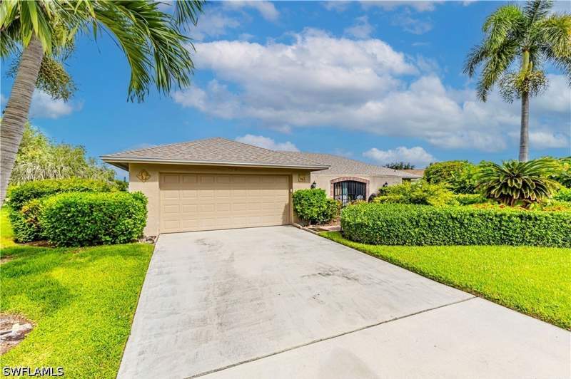4 bedroom SingleFamilyResidence at 108 Payne Ct, Lakewood, Naples — photo 2