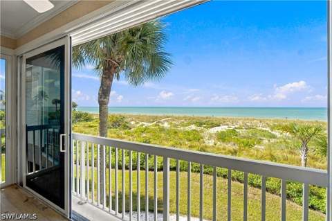 137 Barefoot Cir 4-8, Bonita Springs FL - photo 20 of 46