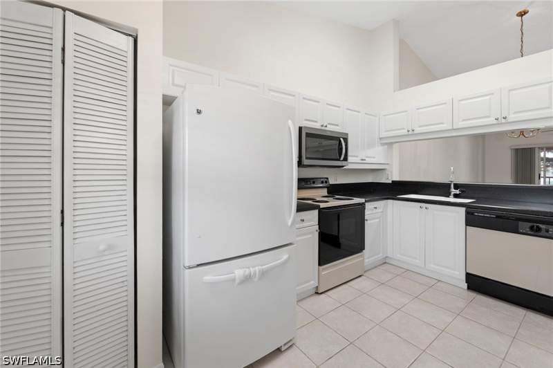 2 bedroom Condominium at 2488 Millcreek Ln 202, Huntington Lakes, Naples — photo 3