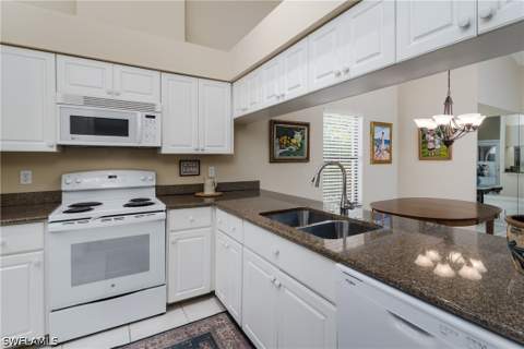 565 Kings Way, Naples FL - photo 14 of 50