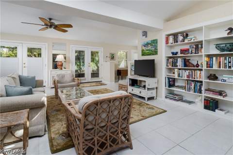 565 Kings Way, Naples FL - photo 8 of 50