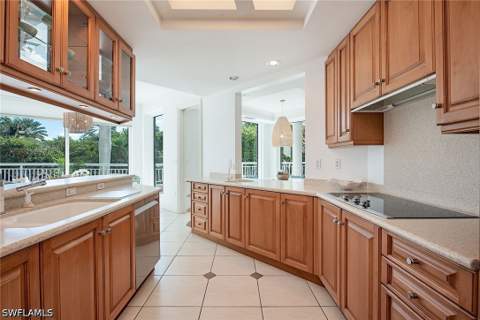 4151 Gulf Shore Blvd N 201, Naples FL - photo 7 of 22
