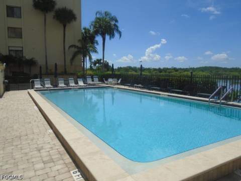 7119 Lakeridge View Ct 403, Fort Myers FL - photo 11 of 15