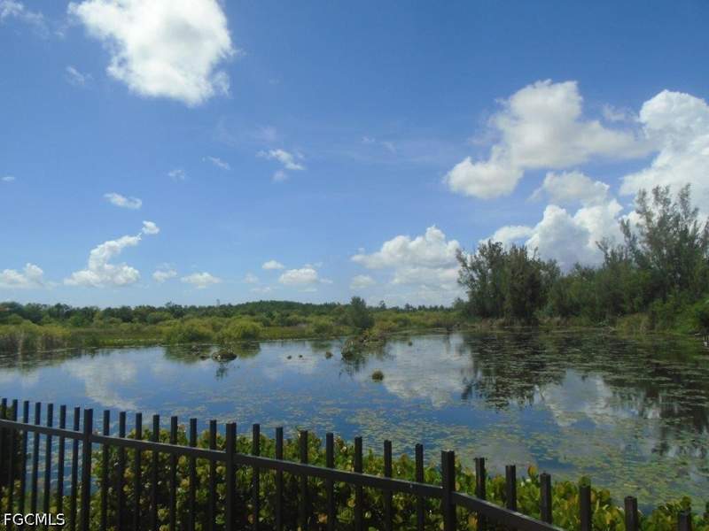 2 bedroom Condominium at 7119 Lakeridge View Ct 403, Ashland, Fort Myers — photo 2