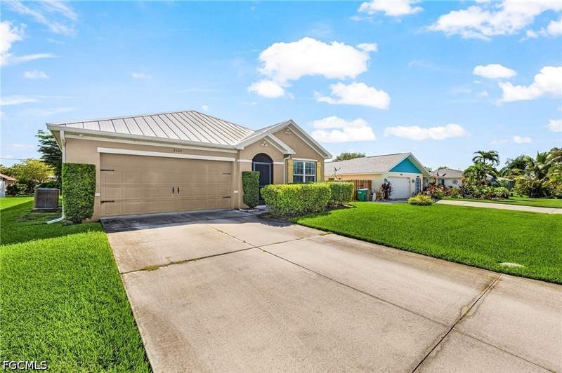 3 bedroom SingleFamilyResidence at 3503 SE 4th Ave, Cape Coral, Cape Coral — photo 4