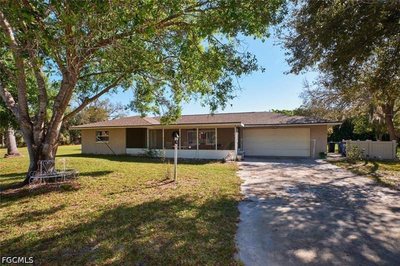 4 bedroom SingleFamilyResidence at 15321 Will Lew Ln, Tamiami Terrace, Fort Myers — photo 4