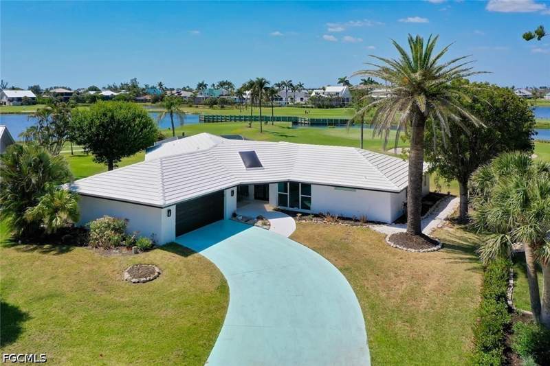 3 bedroom SingleFamilyResidence at 1143 Sand Castle Rd, Dunes At Sanibel Island, Sanibel — photo 2