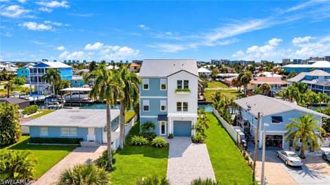 140 Bahia Via, Fort Myers Beach FL - photo 6 of 50