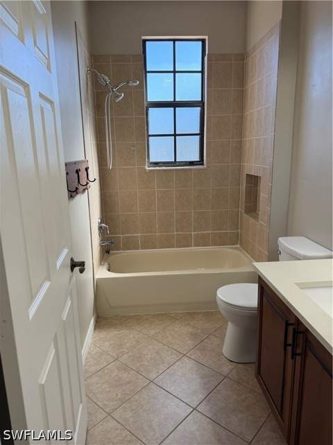7341 Bristol Cir, Naples FL - photo 11 of 21