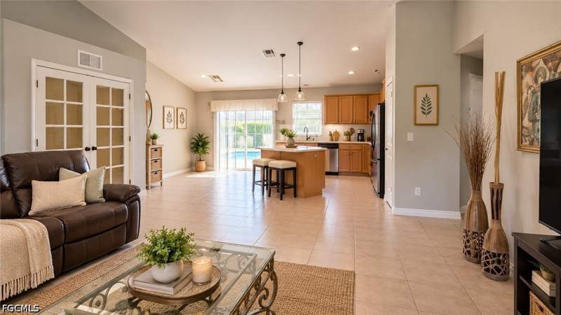 3 bedroom SingleFamilyResidence at 112 SW 19th Ln, Cape Coral, Cape Coral — photo 3