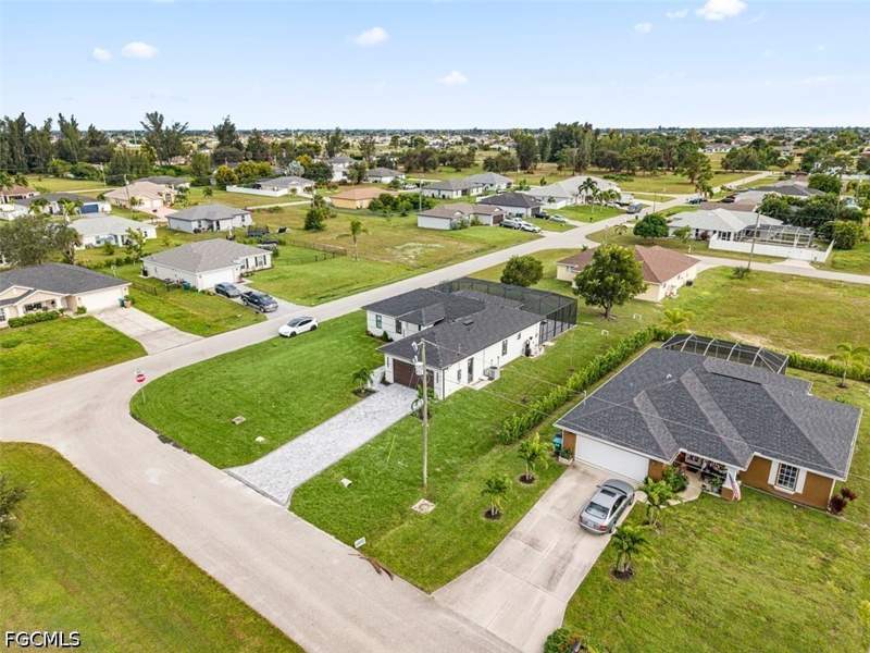 4 bedroom SingleFamilyResidence at 300 NW 18th St, Cape Coral, Cape Coral — photo 3