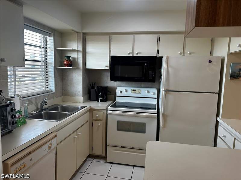 2 bedroom Condominium at 995 Anglers Cv N405, Anglers Cove, Marco Island — photo 3