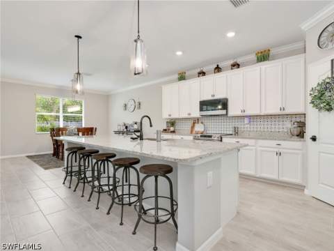 16446 Bonita Landing Cir, Bonita Springs FL - photo 7 of 29