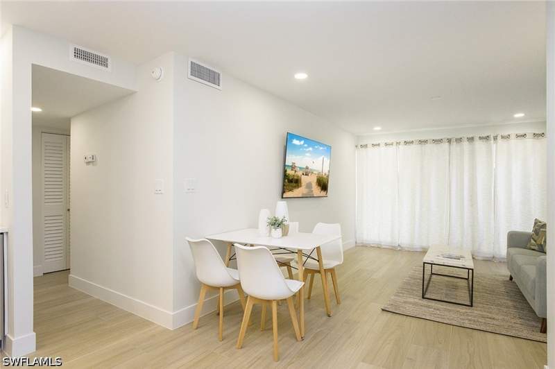 1 bedroom Condominium at 1215 Edington Pl N2, Ville De Marco, Marco Island — photo 2