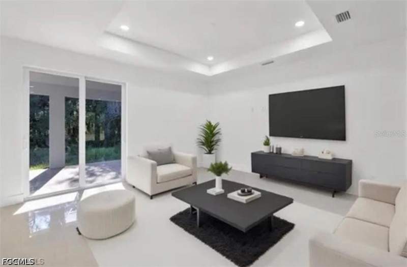 3 bedroom SingleFamilyResidence at 150 Bell Blvd S, Twin Lake Estates, Lehigh Acres — photo 4