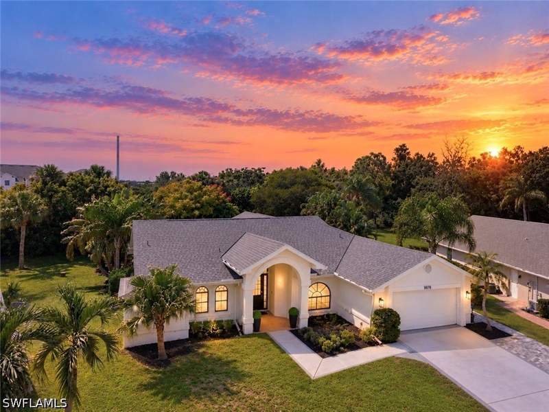 5 bedroom SingleFamilyResidence at 9878 Country Oaks Dr, Country Oaks, Fort Myers — photo 4