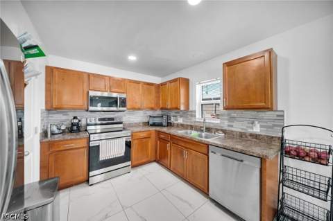 2505 NW 28th St, Cape Coral FL - photo 12 of 27