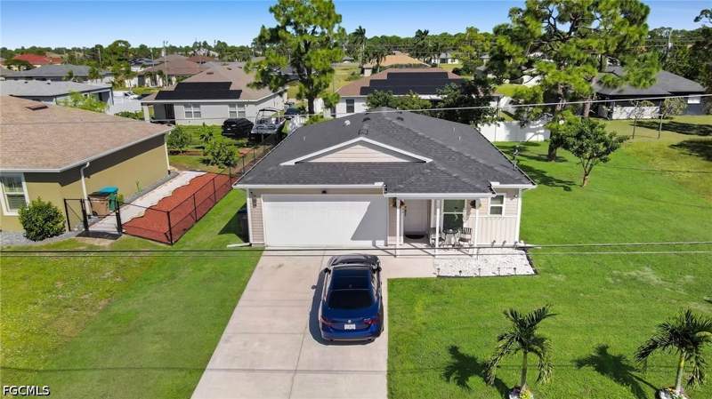 3 bedroom SingleFamilyResidence at 2505 NW 28th St, Cape Coral, Cape Coral — photo 2