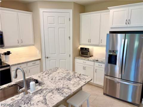 394 Spring Hill Lake Loop, Cape Coral FL - photo 6 of 39