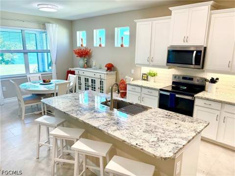 394 Spring Hill Lake Loop, Cape Coral FL - photo 9 of 39