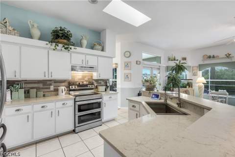 305 SE 31st St, Cape Coral FL - photo 10 of 38
