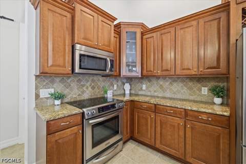 2310 SW 40th Ter, Cape Coral FL - photo 12 of 36
