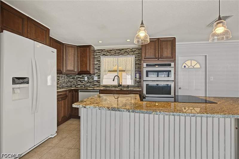 2 bedroom ManufacturedHome at 16026 Citron Way, Tamiami Village, North Fort Myers — photo 4