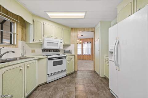 486 Jacklin Ln, North Fort Myers FL - photo 16 of 50