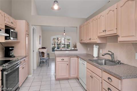 165 Beachcomber St, Marco Island FL - photo 12 of 37