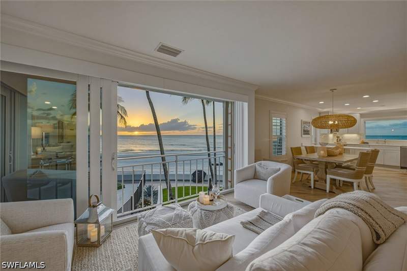 2 bedroom Condominium at 2401 Gulf Shore Blvd N 8, Shores Of Naples, Naples — photo 2