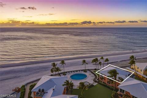 2401 Gulf Shore Blvd N 8, Naples FL - photo 6 of 24