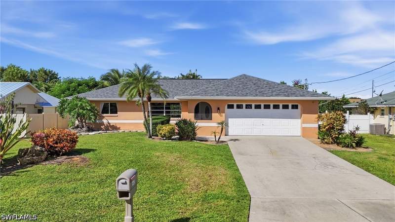 3 bedroom SingleFamilyResidence at 3224 SE 1st Ct, Cape Coral, Cape Coral — photo 3