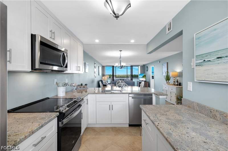 2 bedroom Condominium at 4223 Bay Beach Ln 2D, The Palms Of Bay Beach, Fort Myers Beach — photo 2