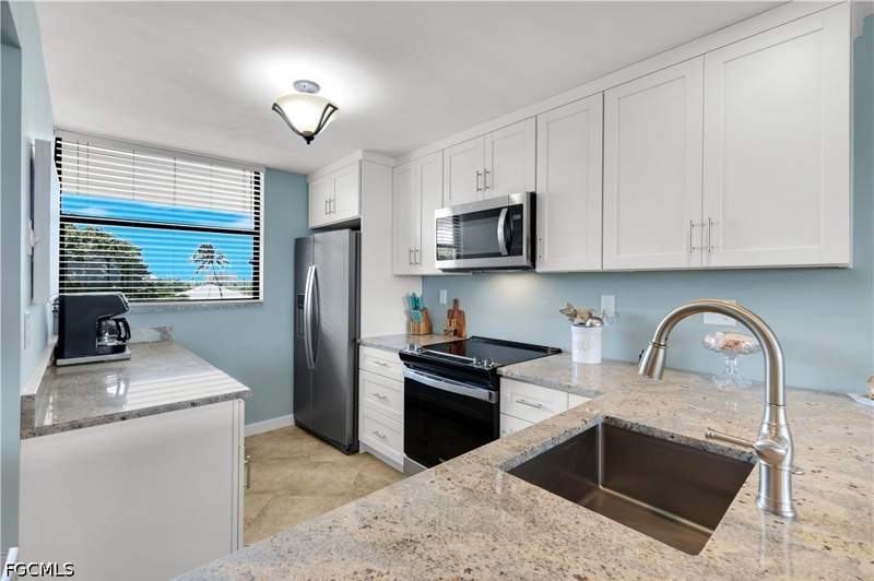 2 bedroom Condominium at 4223 Bay Beach Ln 2D, The Palms Of Bay Beach, Fort Myers Beach — photo 3