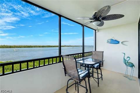 4223 Bay Beach Ln 2D, Fort Myers Beach FL - photo 8 of 29