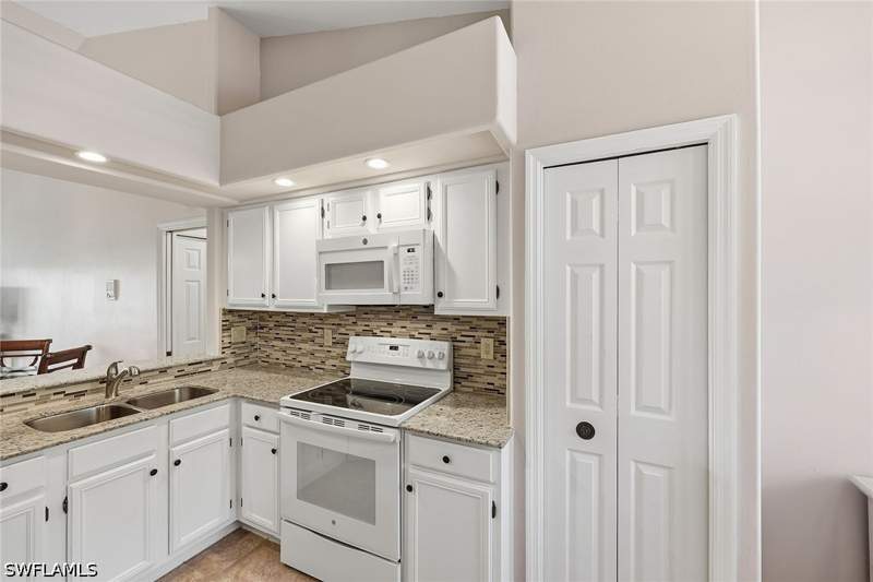 2 bedroom Condominium at 13040 Amberley Ct 508, Worthington, Bonita Springs — photo 4