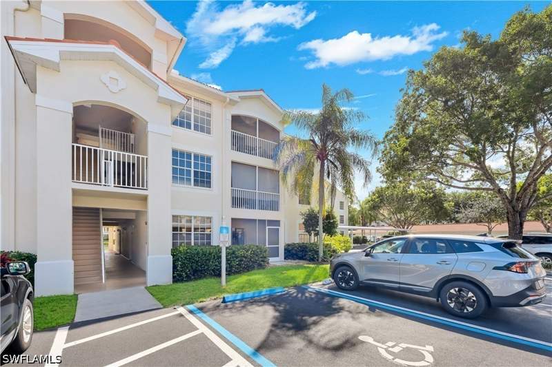 2 bedroom Condominium at 4630 Saint Croix Ln 812, St Croix, Naples — photo 2