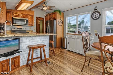 274 Caravan Cir, North Fort Myers FL - photo 10 of 40
