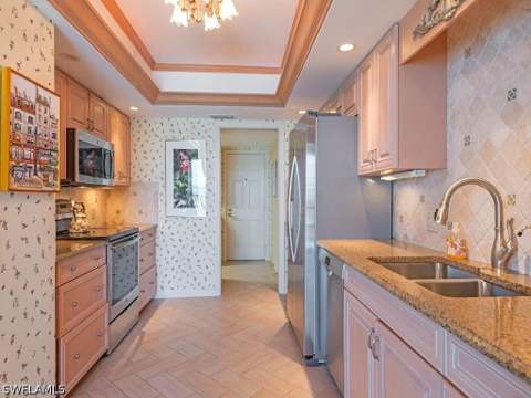 1285 Gulf Shore Blvd N 2B, Naples FL - photo 9 of 22