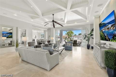689 Pelican Ct, Marco Island FL - photo 6 of 40