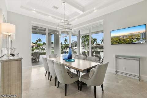 689 Pelican Ct, Marco Island FL - photo 8 of 40