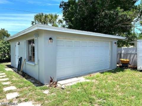 883 Coconut Cir E, Naples FL - photo 16 of 16